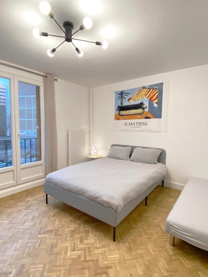 Paris: Agreable Chambre D'Un Grand Artiste Apartment Bagian luar foto